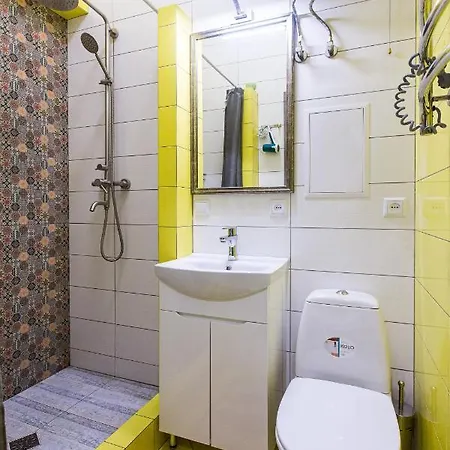 1 возле ж/д вокзала, 15 минут от центра * Lviv