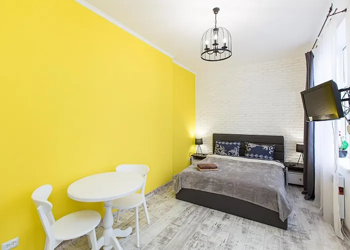 1 возле ж/д вокзала, 15 минут от центра